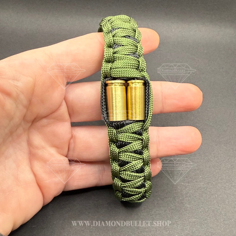 Armband mit zwei 9mm Patronen