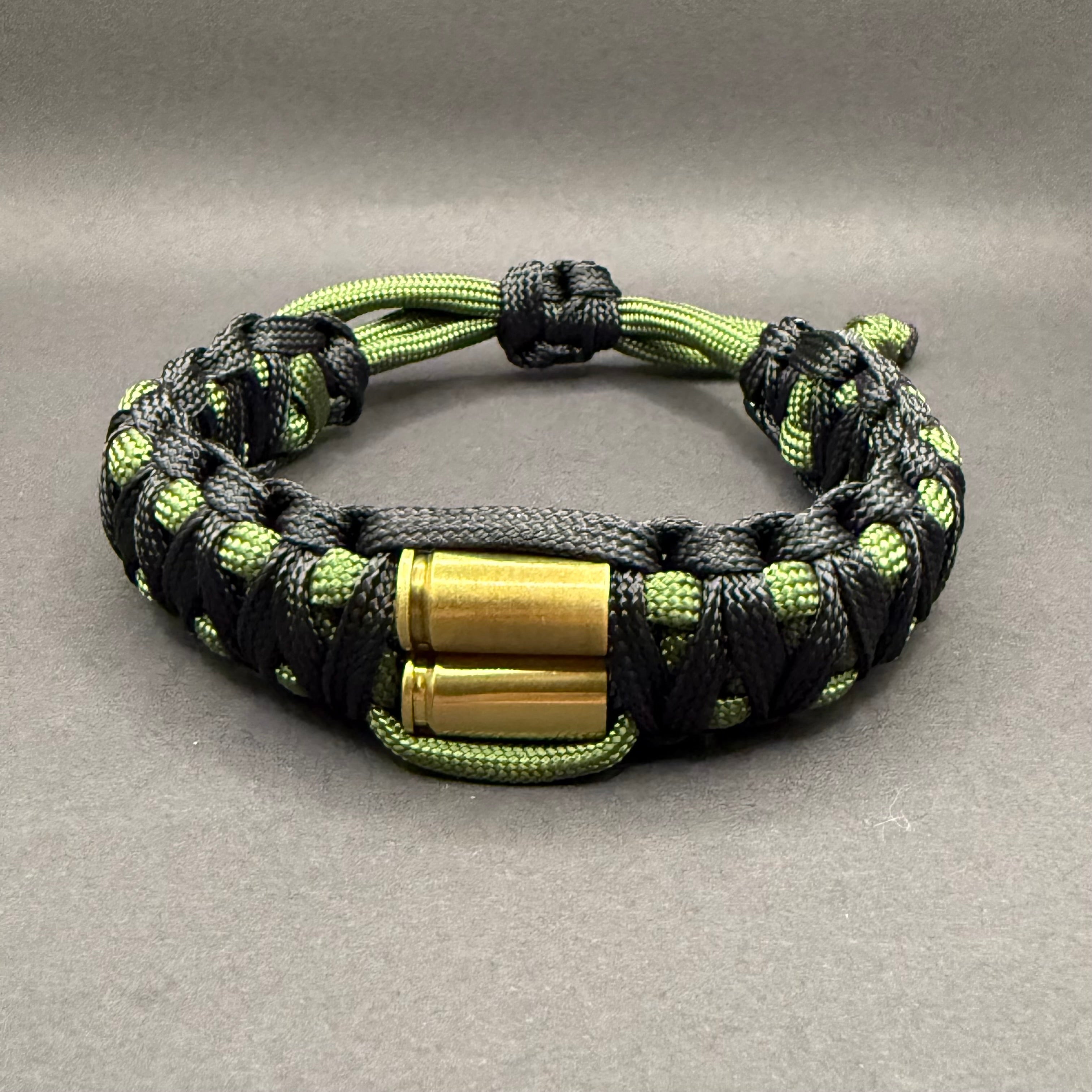 Armband mit zwei 9mm Hülsen