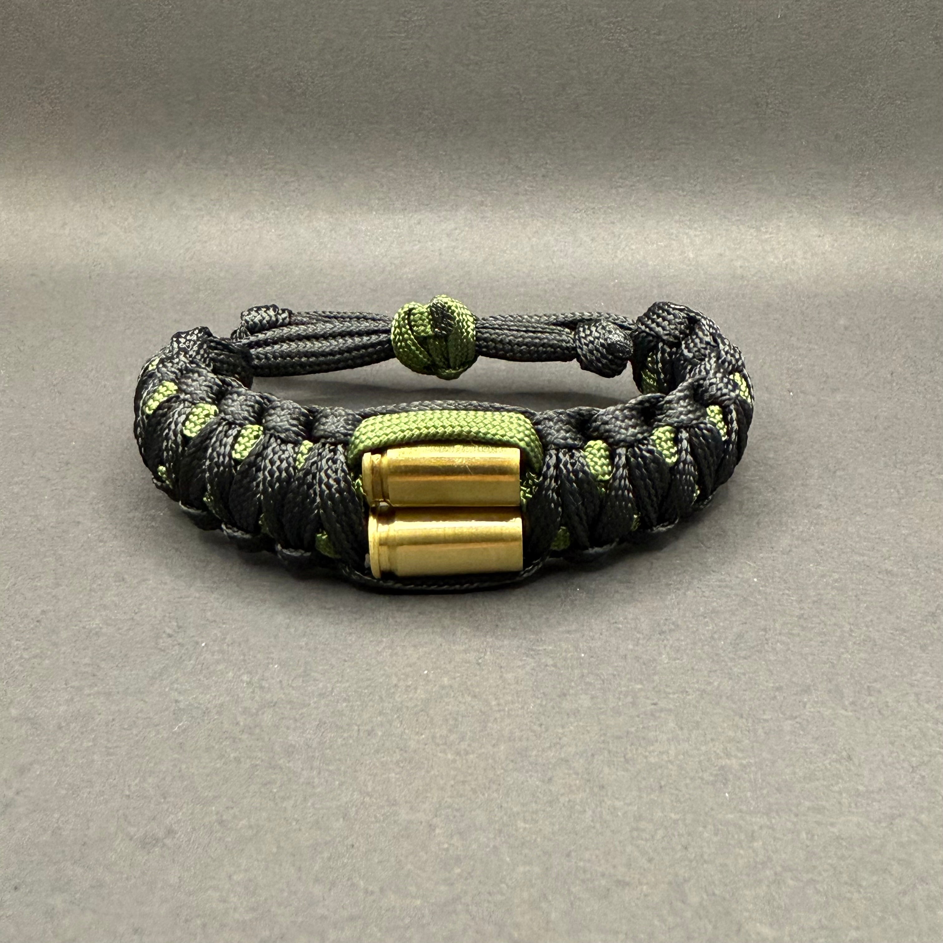 Armband mit zwei 9mm Patronen